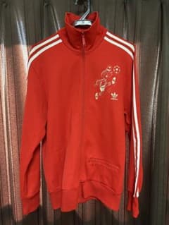 【菅田将暉着用】adidasジャージ トラックジャケット　サッカーキャラ 赤のサムネイル