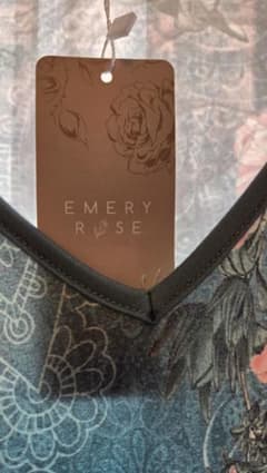 新品未使用　EMERY ROSE 花柄 Vネック ロングワンピース 5XLのサムネイル