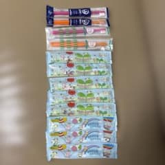 子供用歯ブラシ まちがいさがし and 大人用4本のサムネイル