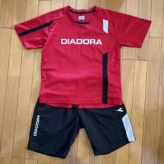 DIADORA 赤シャツ 黒ショートパンツ セット160cm - メルカリ