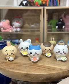 ちいかわ　みんなでもぐもぐパーティ♪3 5種セット　コンプリートのサムネイル