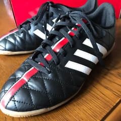 値下げ‼︎新品同様☆アディダス フットサルシューズのサムネイル