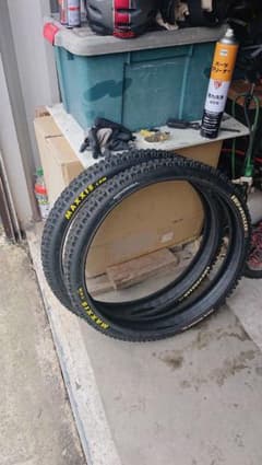 2本セットMAXXIS ハイローラー26×2.5 中古バリ目 MTBタイヤのサムネイル