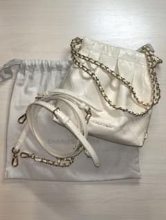 CHARLES & KEITH Duoチェーンハンドルツーウェイバックパックのサムネイル