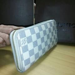 ルイヴィトン財布（正規品）のサムネイル