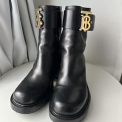 Burberry ブラック レザー ショートブーツ - メルカリ