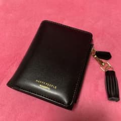 二つ折り財布のサムネイル