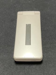 2台SHARP AQUOS ケータイ 本体 ホワイト、ブラックのサムネイル