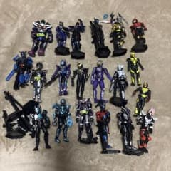 仮面ライダー特大フィギュア　ジャンク品　17体セット　個売り要相談 ジャンク品 仮面ライダー フィギュア まとめ売り - メルカリ