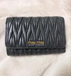 miumiu マテラッセ 3つ折り財布 ブラックのサムネイル