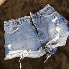 zara デニムショートパンツのサムネイル