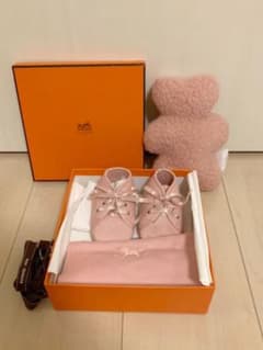 【新品・未使用】エルメスベビーシューズ　クマぬいぐるみ　ショッパー付きのサムネイル