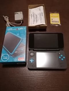 NEW ニンテンドー 2DS LL　ブラック×ターコイズ　充電器付きのサムネイル