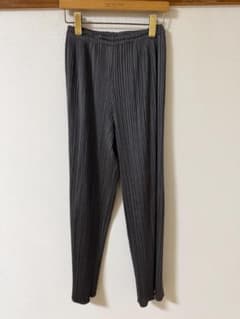 美品　PLEATS PLEASE ISSEY MIYAKE 　パンツのサムネイル