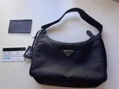 PRADA Re-Edition 2000 ナイロン ハンドバッグ ブラックのサムネイル
