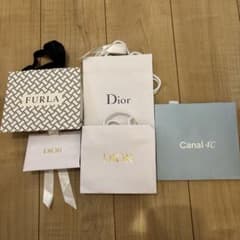 ブランドショップ袋のサムネイル