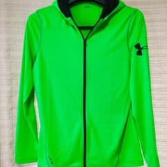 【未使用品】UNDER ARMOUR 春〜秋(夏可)用薄手パーカーのサムネイル