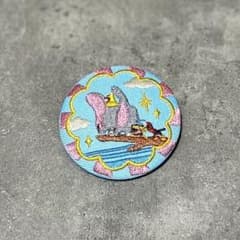 ダンボ刺繍バッジのサムネイル