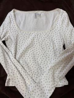 海外ガール H＆M 小花柄トップス フラワーのサムネイル