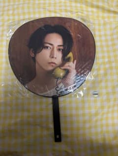 亀梨和也 Talk to me asia 台湾限定 うちわ　団扇 亀梨和也 Talk to me asia 台湾限定 うちわ 団扇 - メルカリ