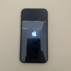 iPhone XR Black 128 GB auのサムネイル