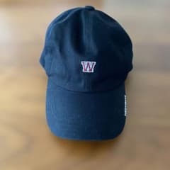 黒 Wロゴ キャップ WEEKDAYS