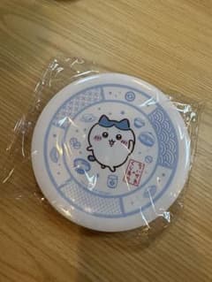 ちいかわ　くら寿司コラボ　寿司の皿　ハチワレのサムネイル