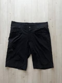 SALOMON アウトドア ショートパンツ ブラックのサムネイル
