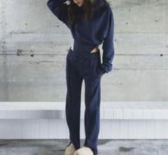 blondy スウェットカットソー×ストレートスウェットパンツ　セットアップのサムネイル