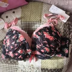 ブラジャーのサムネイル