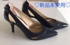 新品未使用　MICHAEL KORS パンプス エナメルのサムネイル