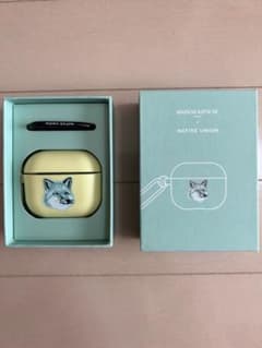 メゾンキツネAirPods（第3世代）ケースのサムネイル