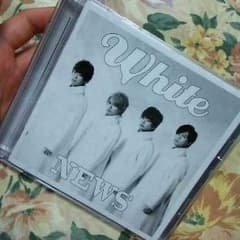 NEWS white 初回盤のサムネイル