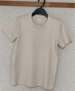 UNIQLO ユニクロ Tシャツのサムネイル