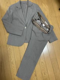 青山Nライン　ベージュ系パンツスーツのサムネイル