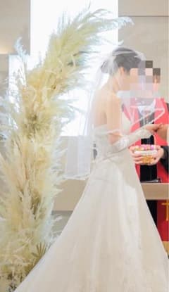 ウェディングベール レース縁取り オフホワイト　花嫁のサムネイル