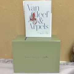 ヴァンクリーフ アーペル ボックス カタログ Van Cleef - メルカリ