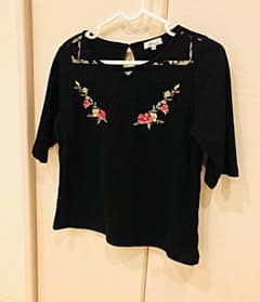 未使用！刺繍トップス！アラマンダ！黒のサムネイル