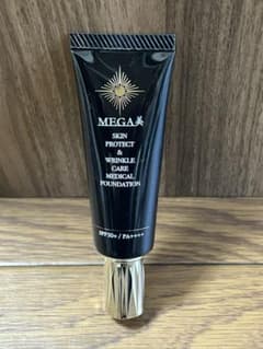 MEGA美　美白リキッドファンデーションのサムネイル