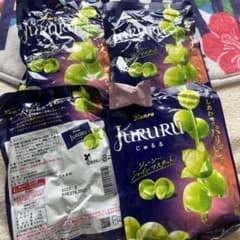 Kanro JURURU グリーンマスカット 4袋セットおまけ付きのサムネイル