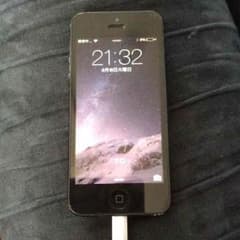 au iPhone5 64GB ブラック 黒 白ロムのサムネイル