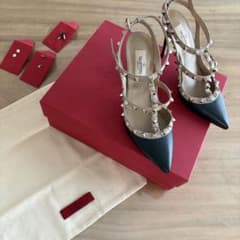 VALENTINO ロックスタッズ パンプス　37.5のサムネイル
