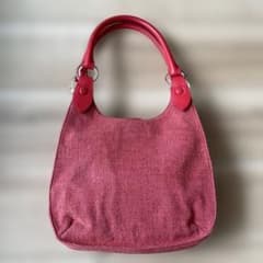赤いハンドバッグのサムネイル
