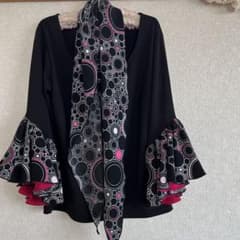 フラメンコトップス　M 黒お袖が可愛いのサムネイル