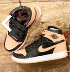 ブライス　アウトフィット　NIKEスニーカー　ハイカットのサムネイル