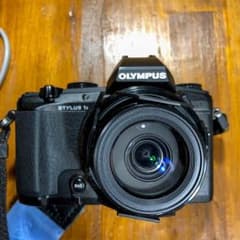 OLYMPUS stylus 1s 全域f2.8 ズーム コンデジ 一眼レフのサムネイル