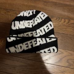 UNDEFEATED ニット帽 ビーニーのサムネイル