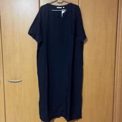 新品タグ付き ユニクロ リネンワンピース ロング 半袖 ネイビー Lのサムネイル