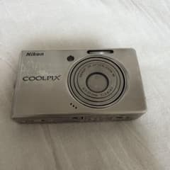 超メルカリ市最終特価【良品】Nikon COOLPIX 990 本体 &付属品 Nikon COOLPIX コンパクトデジタルカメラ 本体 - メルカリ