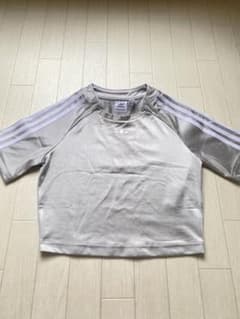 adidas シルバー　T-shirtのサムネイル